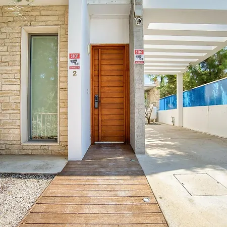 Villa Downtown 2