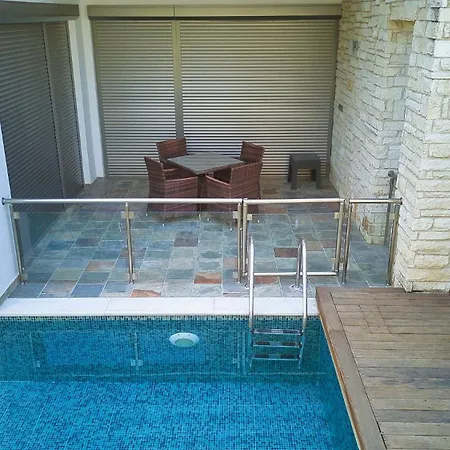 Villa Downtown 2 *