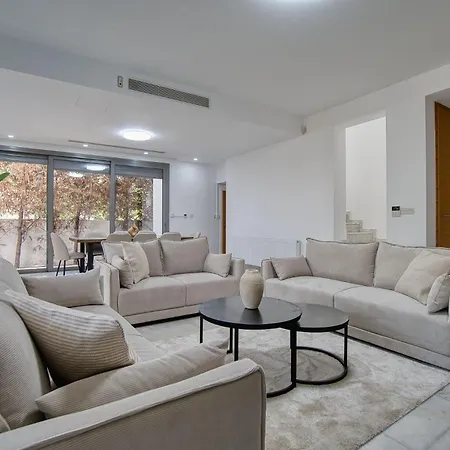 Downtown 2 Vilă Paphos