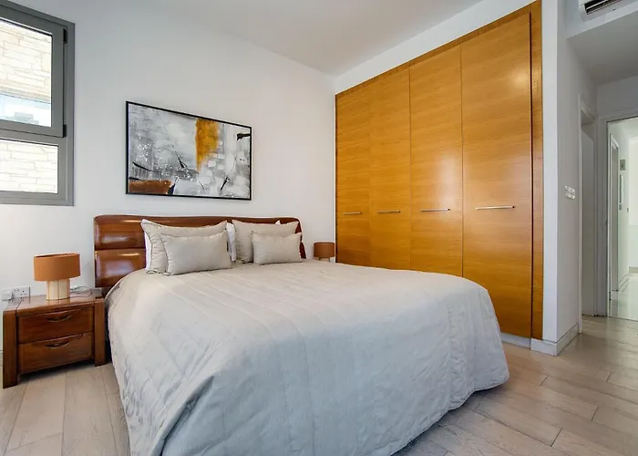 Villa Downtown 2 *