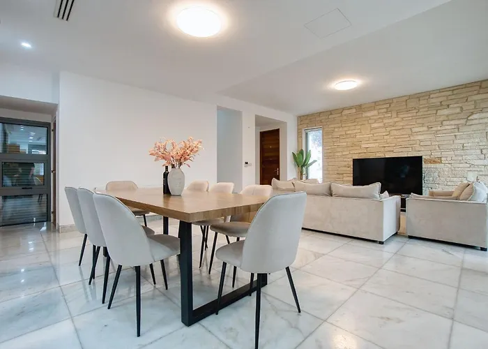 Downtown 2 Villa Paphos